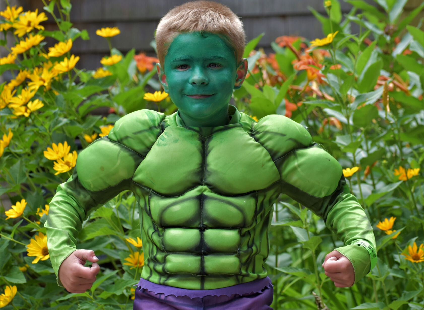 Comic-con gathering draws fans, cosplayers